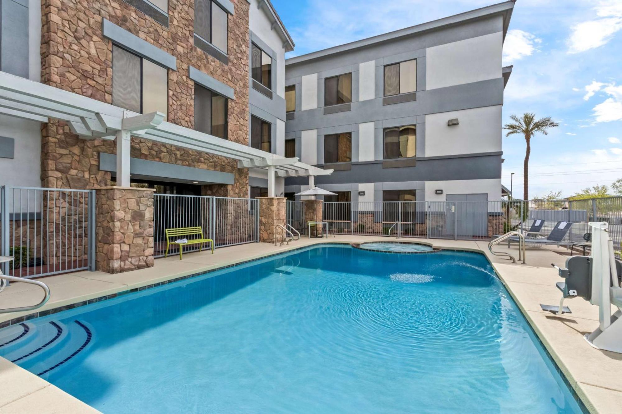 Spark By Hilton Phoenix East Mesa Exterior foto